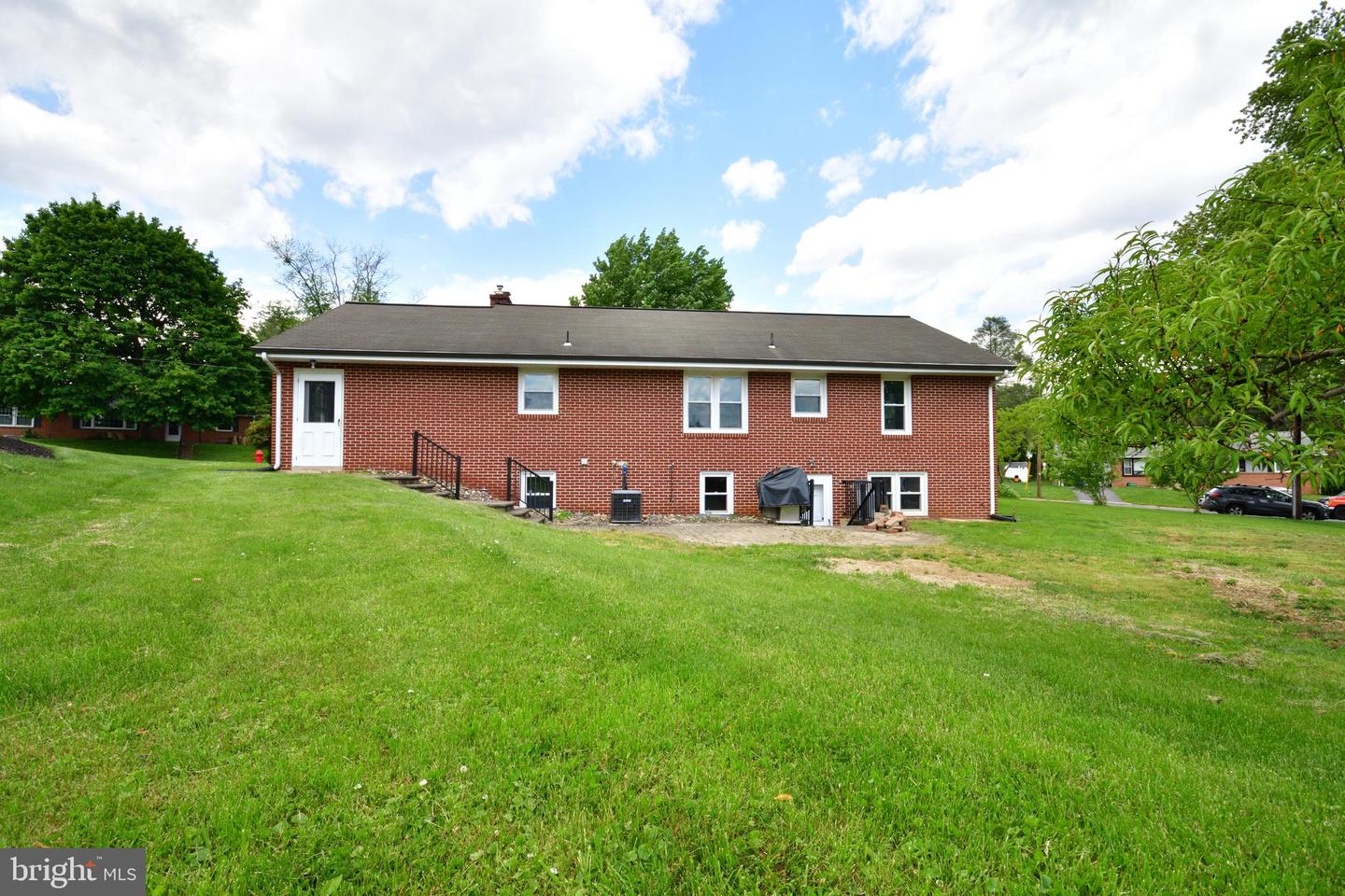 556 Oak Ridge Drive, Millersville