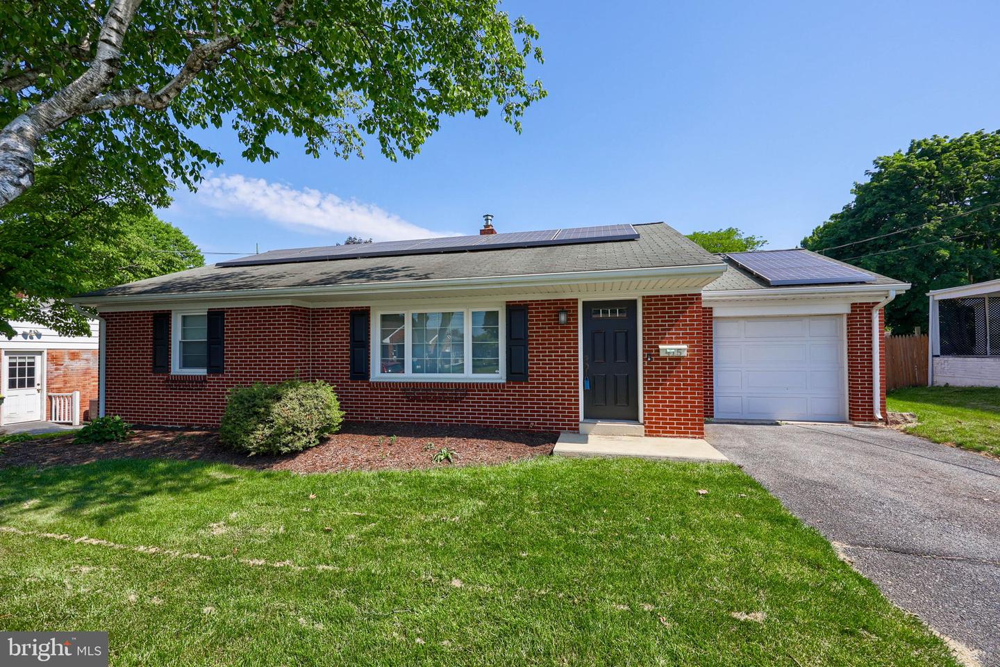 415 W End Avenue, Akron