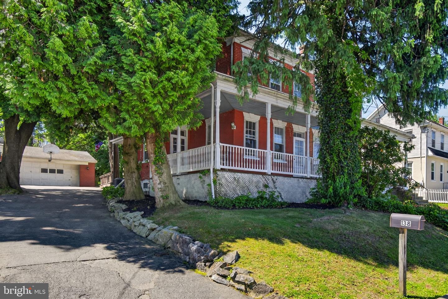 138 E New Street