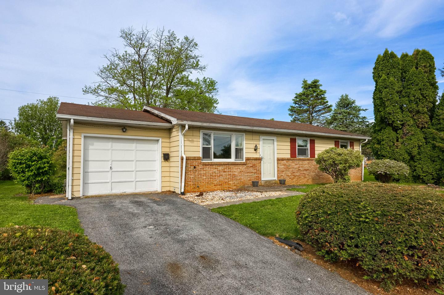 188 N Hazel Street, Manheim
