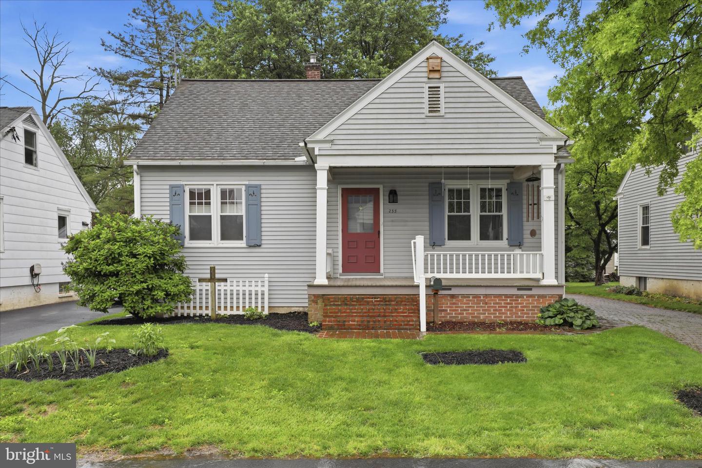 233 E Ferdinand Street, Manheim