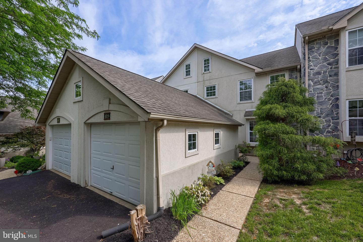 805 Tanglegate Place