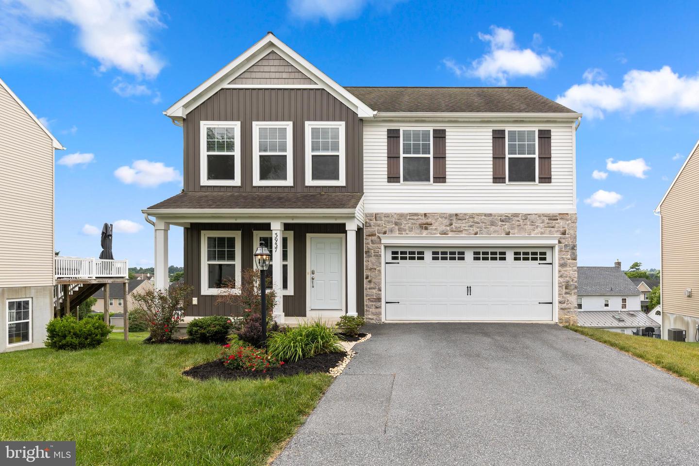 3937 Archer Ln
