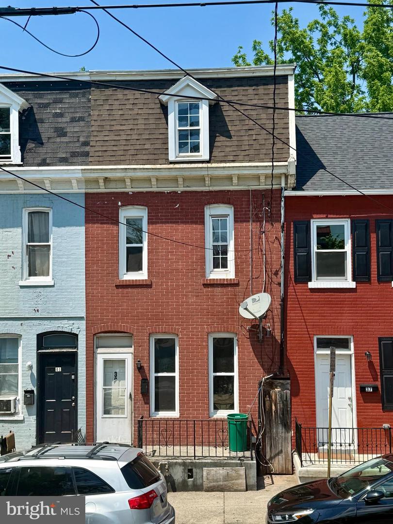 39 W Farnum Street, Lancaster