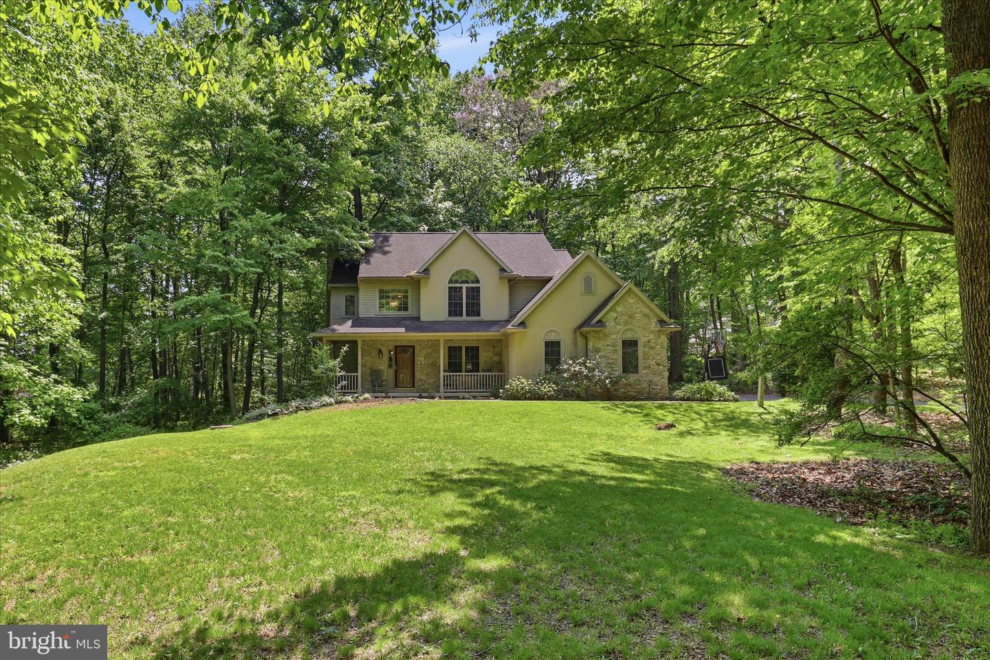 15 Deerfield Drive, Pequea