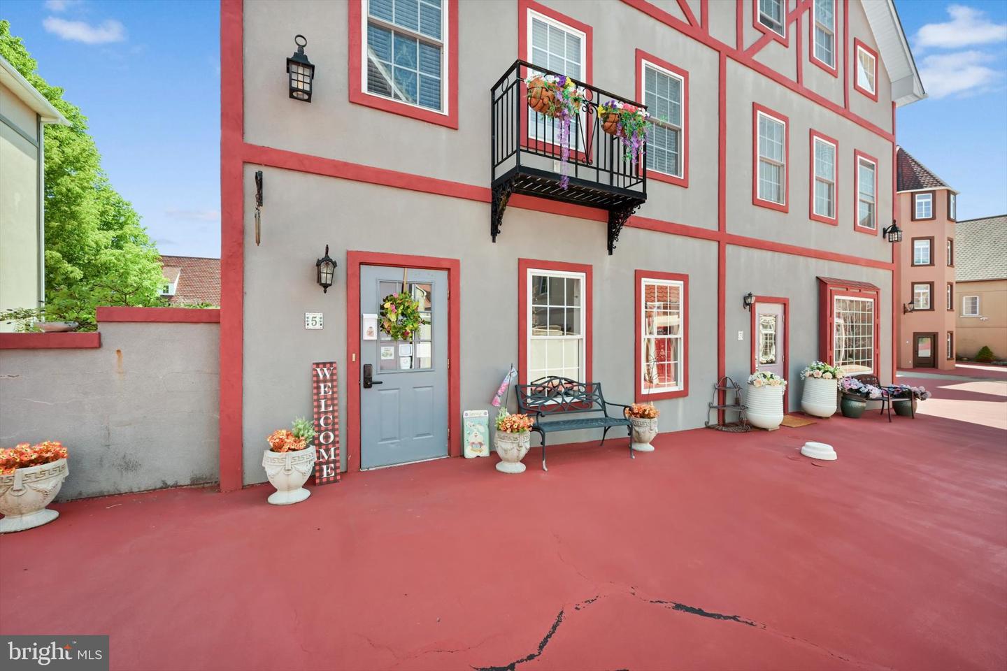 5 N Village Circle