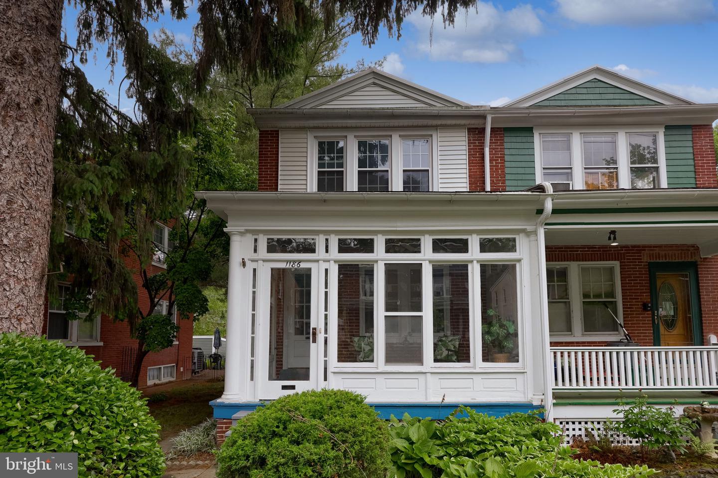 1186 Elm Avenue, Lancaster