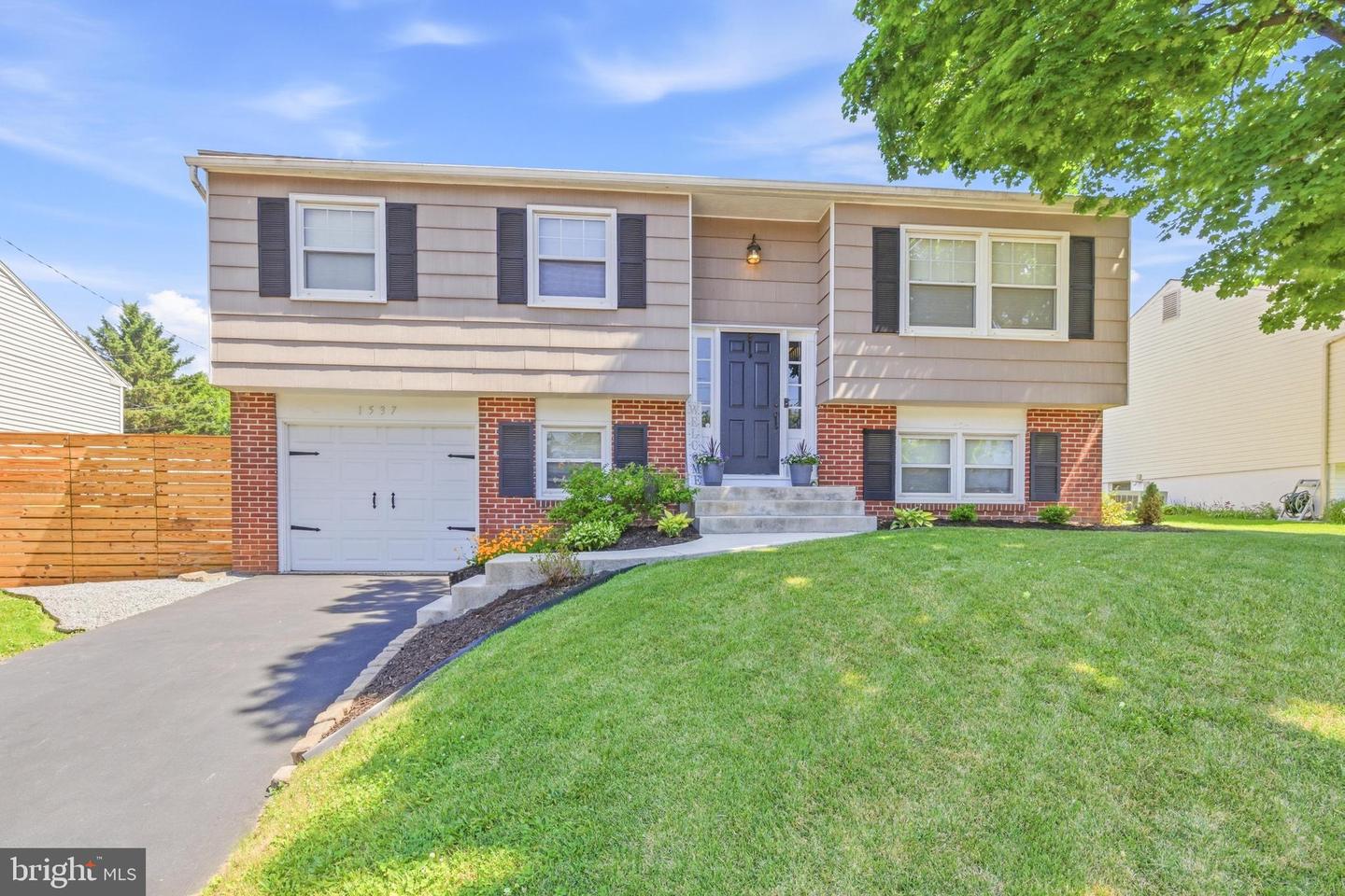 1537 Princess Anne Drive, Lancaster