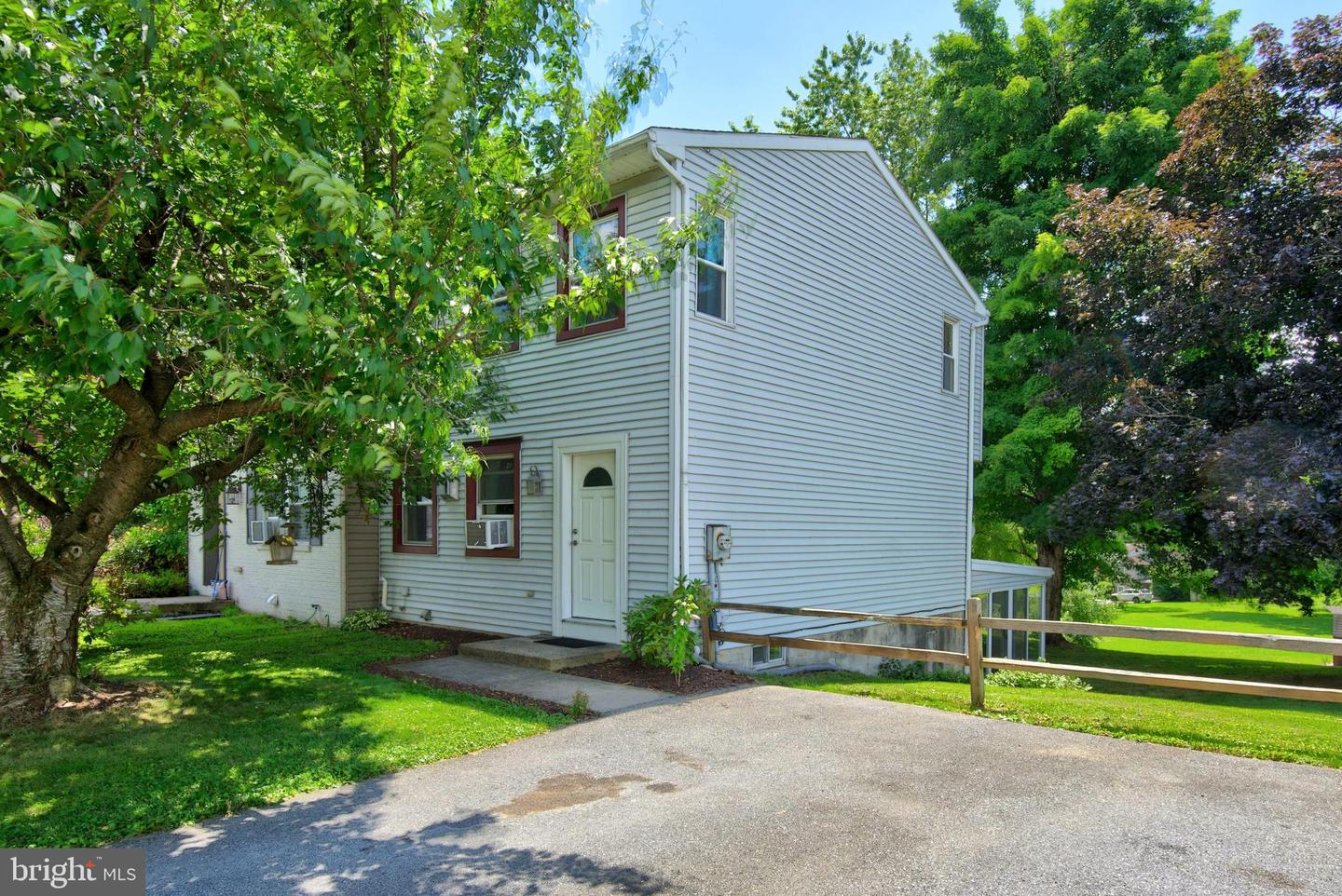 1088 Monticello Lane, Lancaster