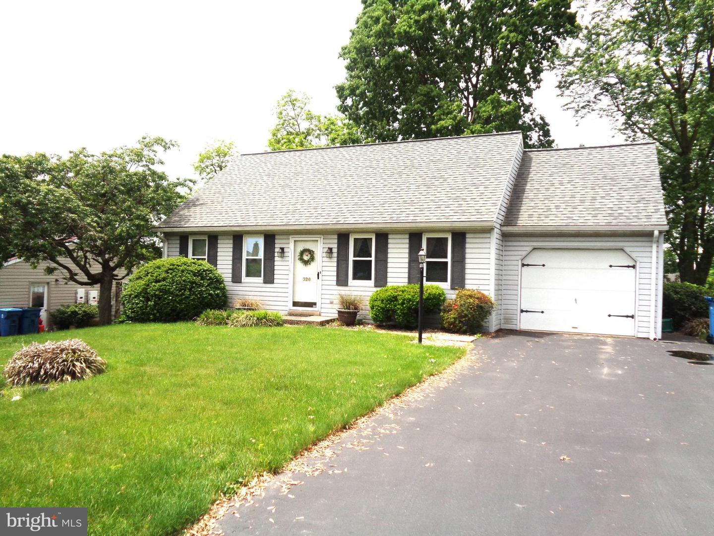 326 Barberry Drive, Lancaster