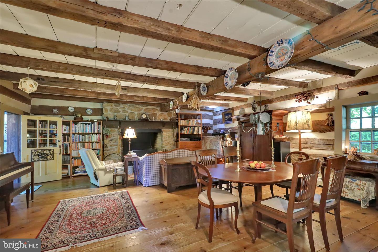 1095 Texter Mountain Road