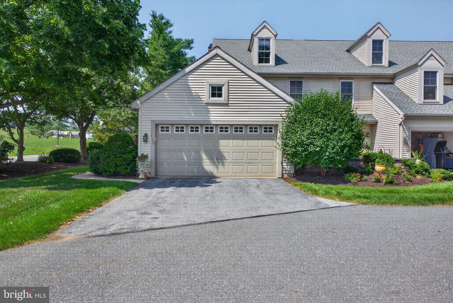 1290 Crestview Drive