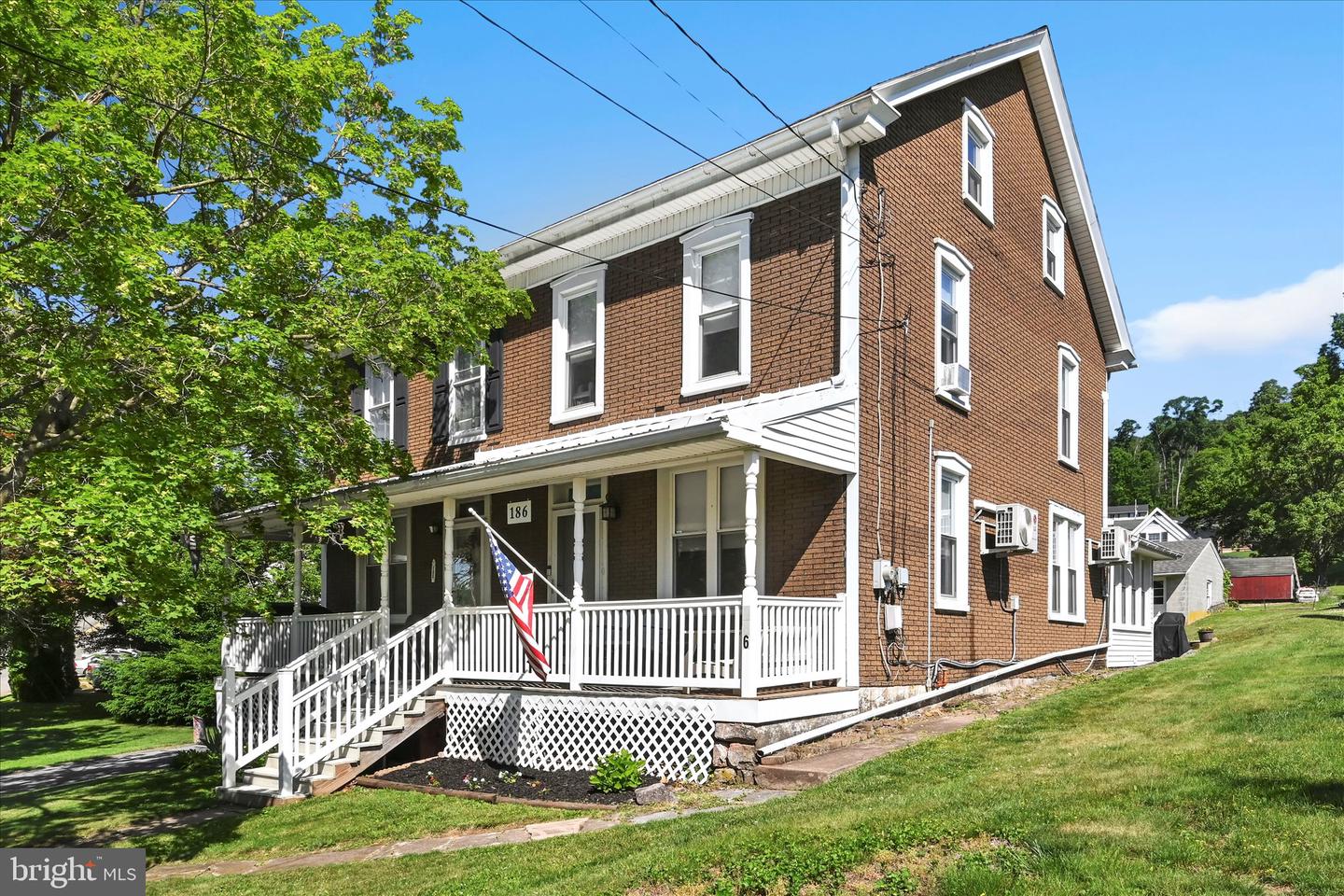 186 W Main Street