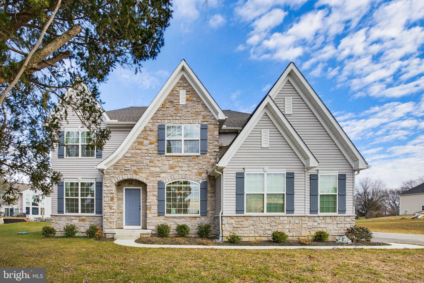 1525 Village Road