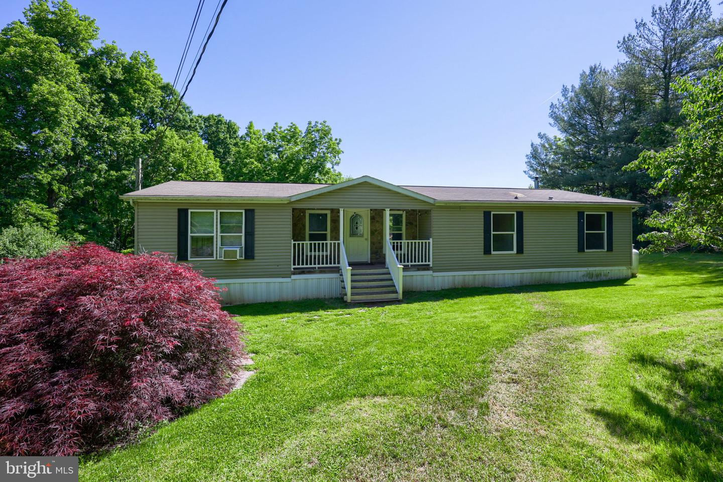 881 Camp Meeting Road, East Earl