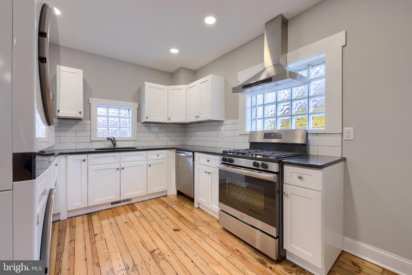 13 E New Street