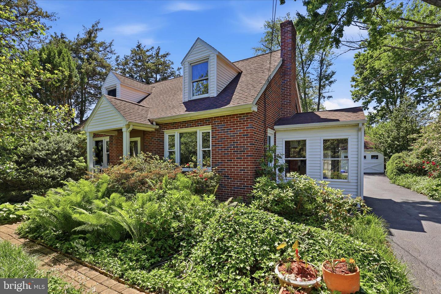 381 Barbara St