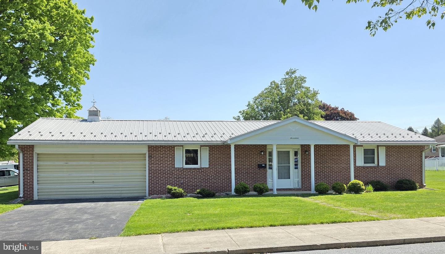 17 Oaklawn Boulevard
