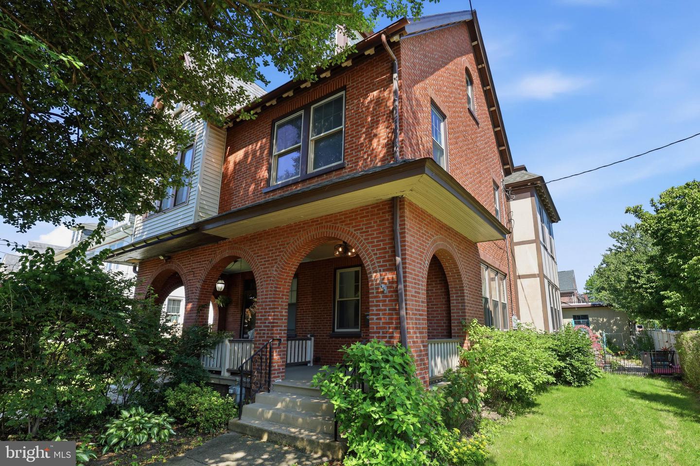 699 New Holland Avenue