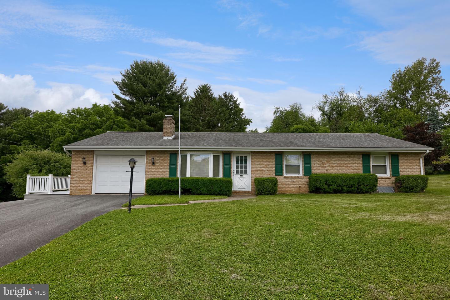 485 Summit Drive