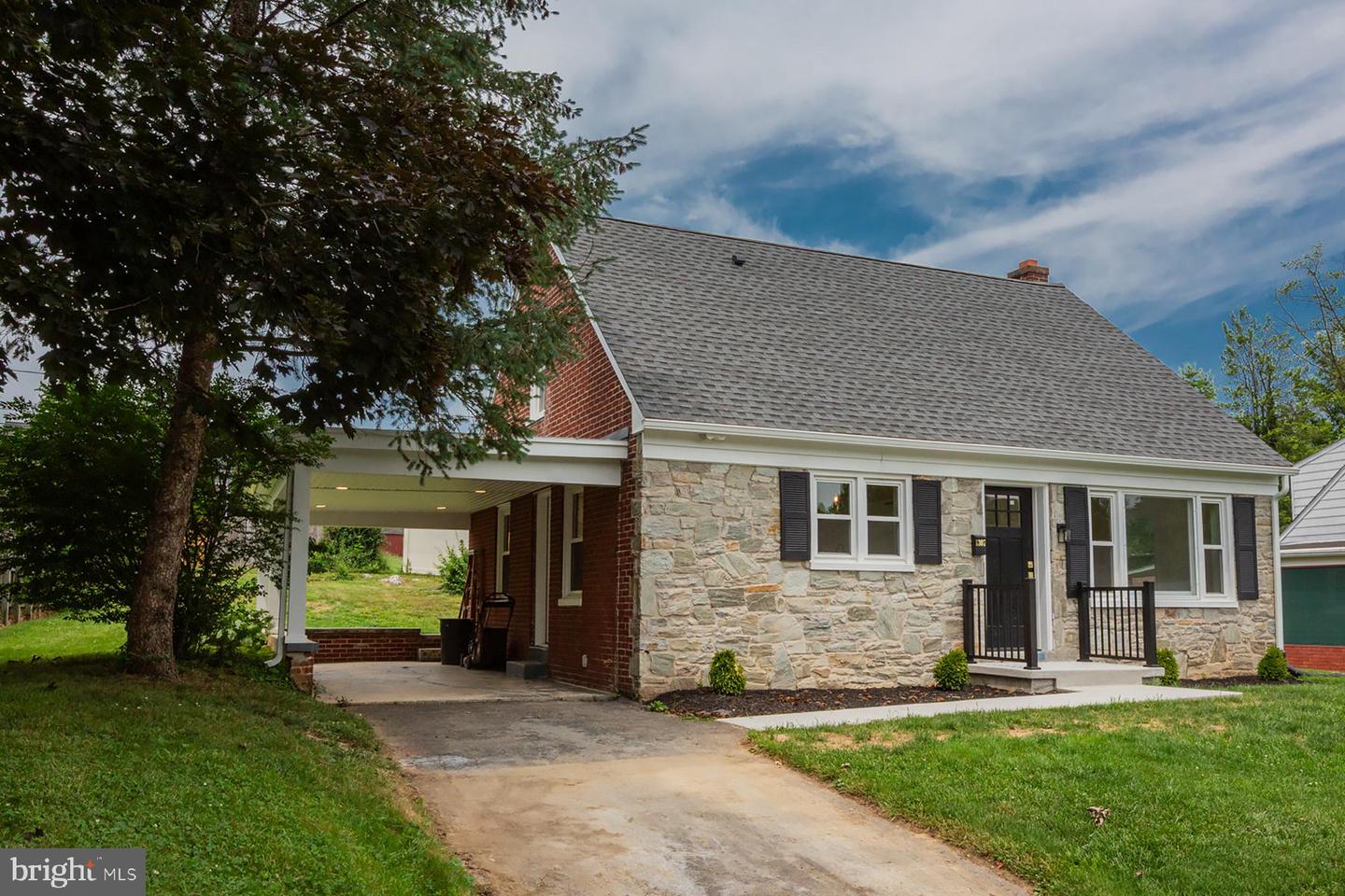 1307 Meadowcreek Lane