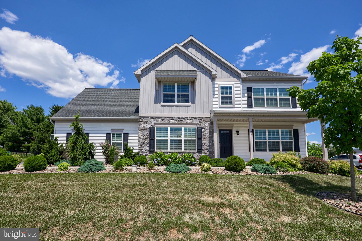 141 E Valley Road