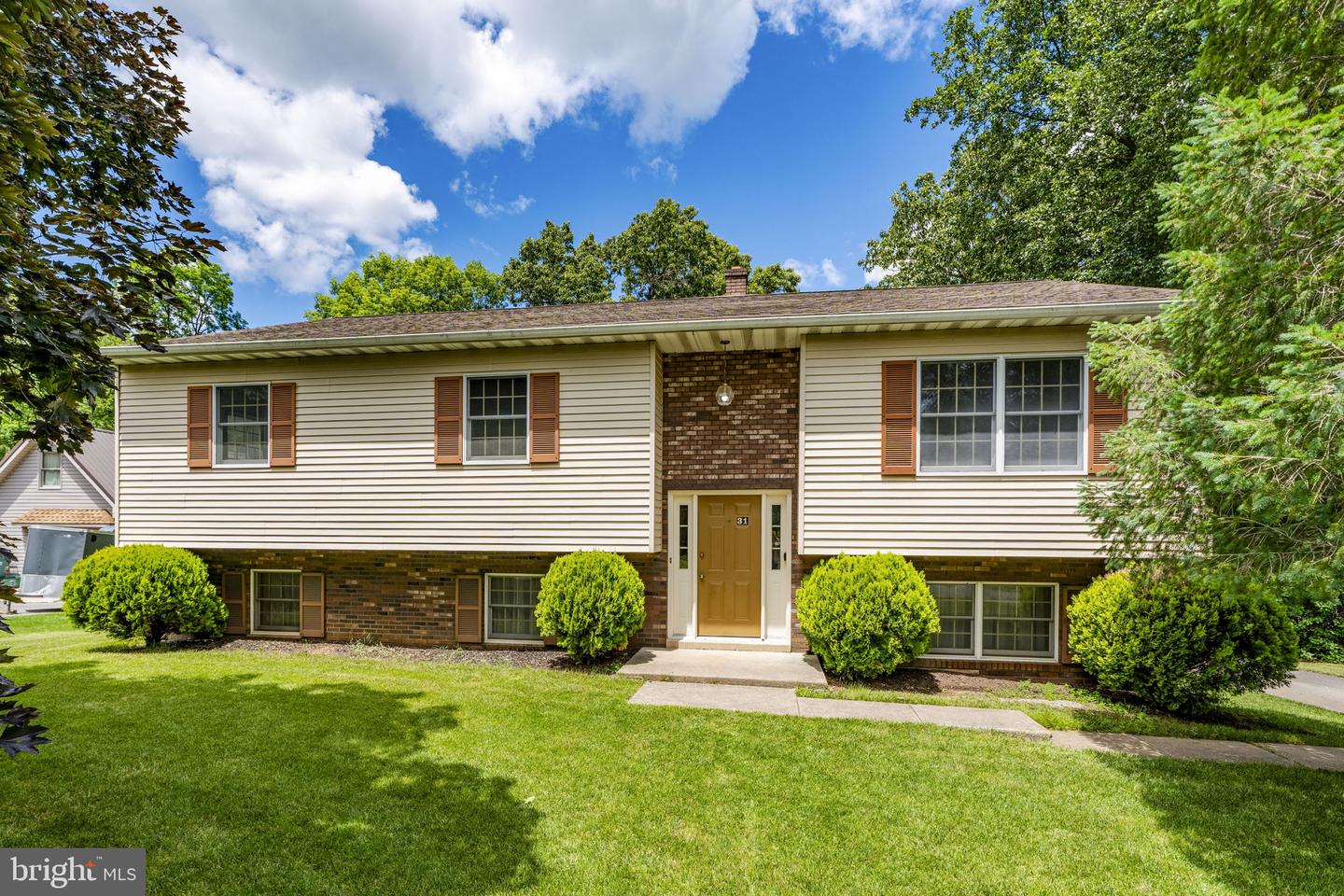 31 Dennis Drive, New Providence