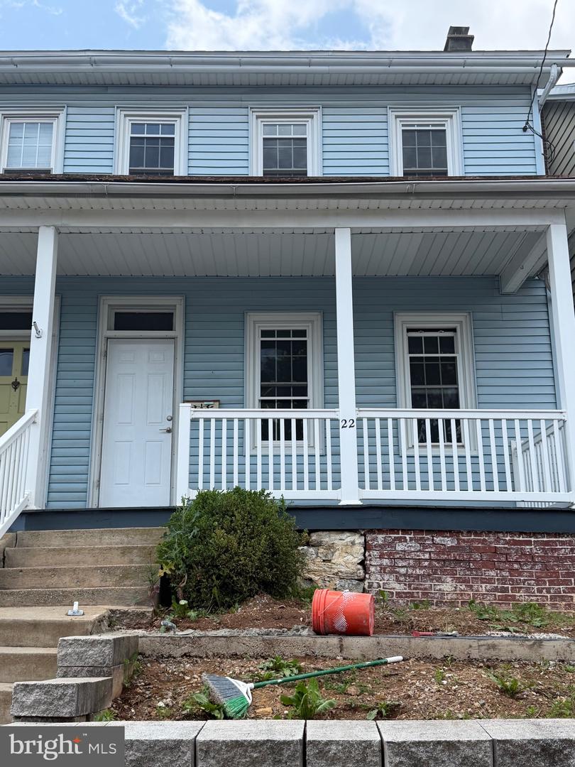 22 W Fulton Street