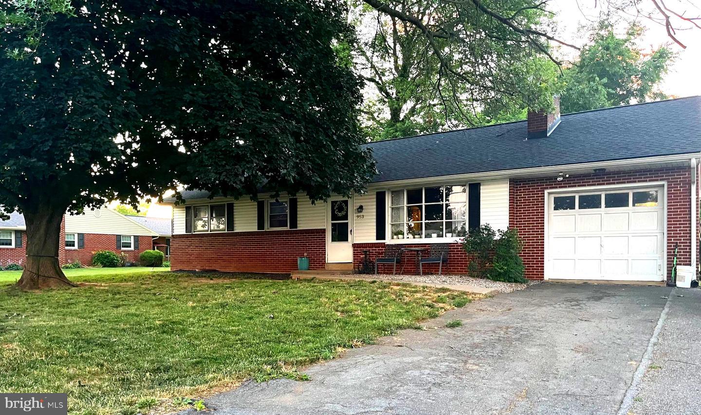 953 Ivy Drive