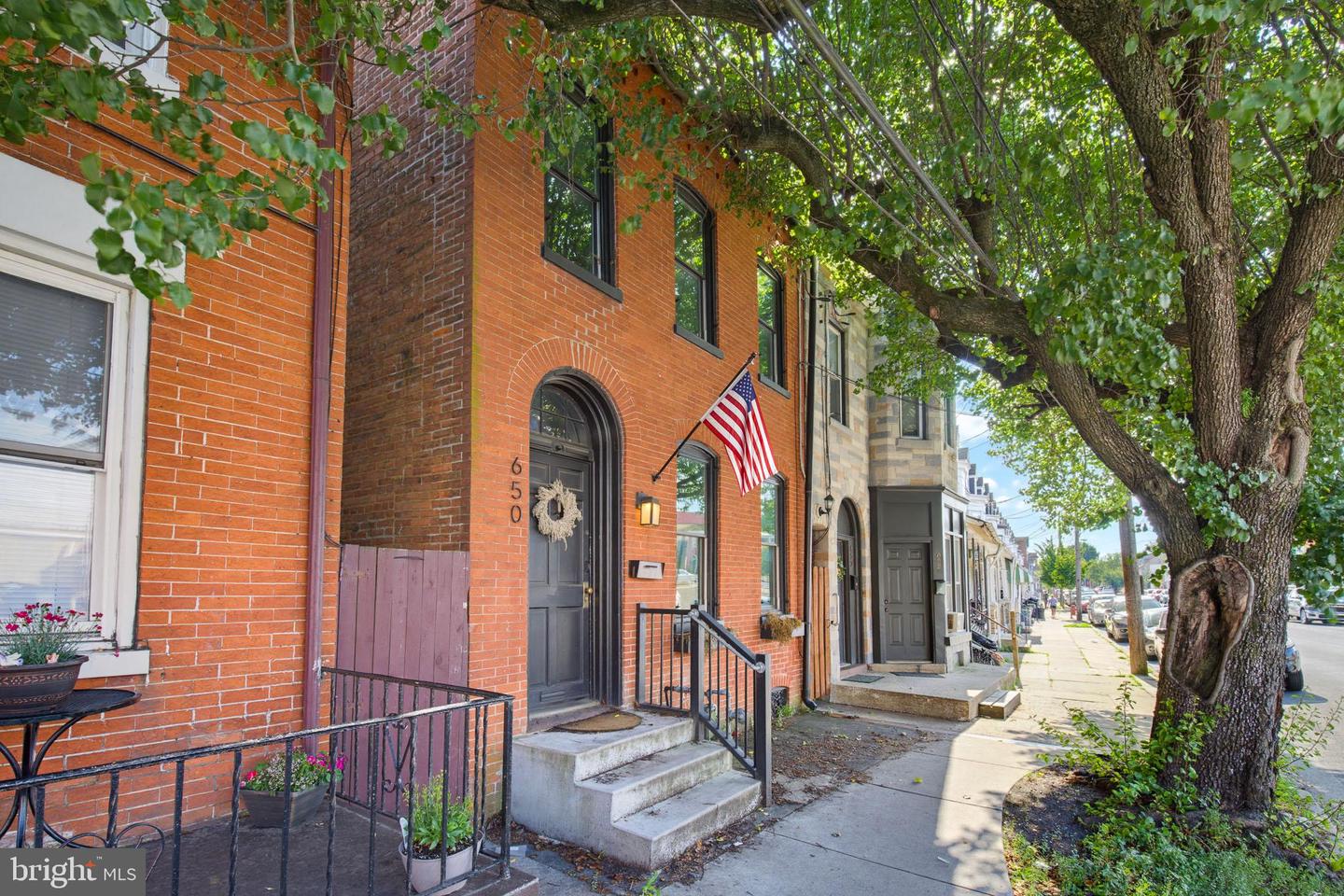 650 Columbia Avenue