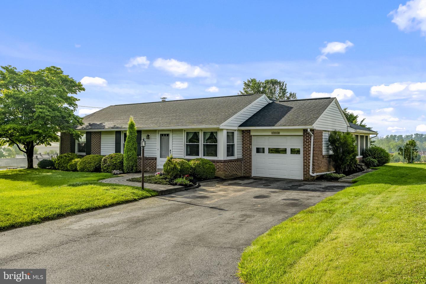 2136 Hobson Road, Lancaster