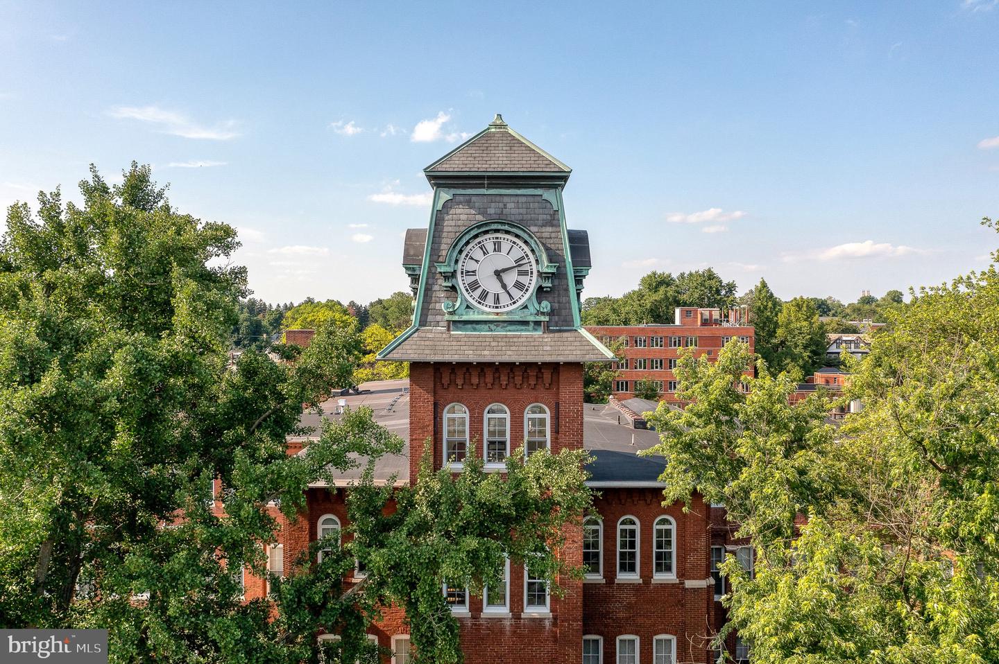 917 Columbia Avenue #425
