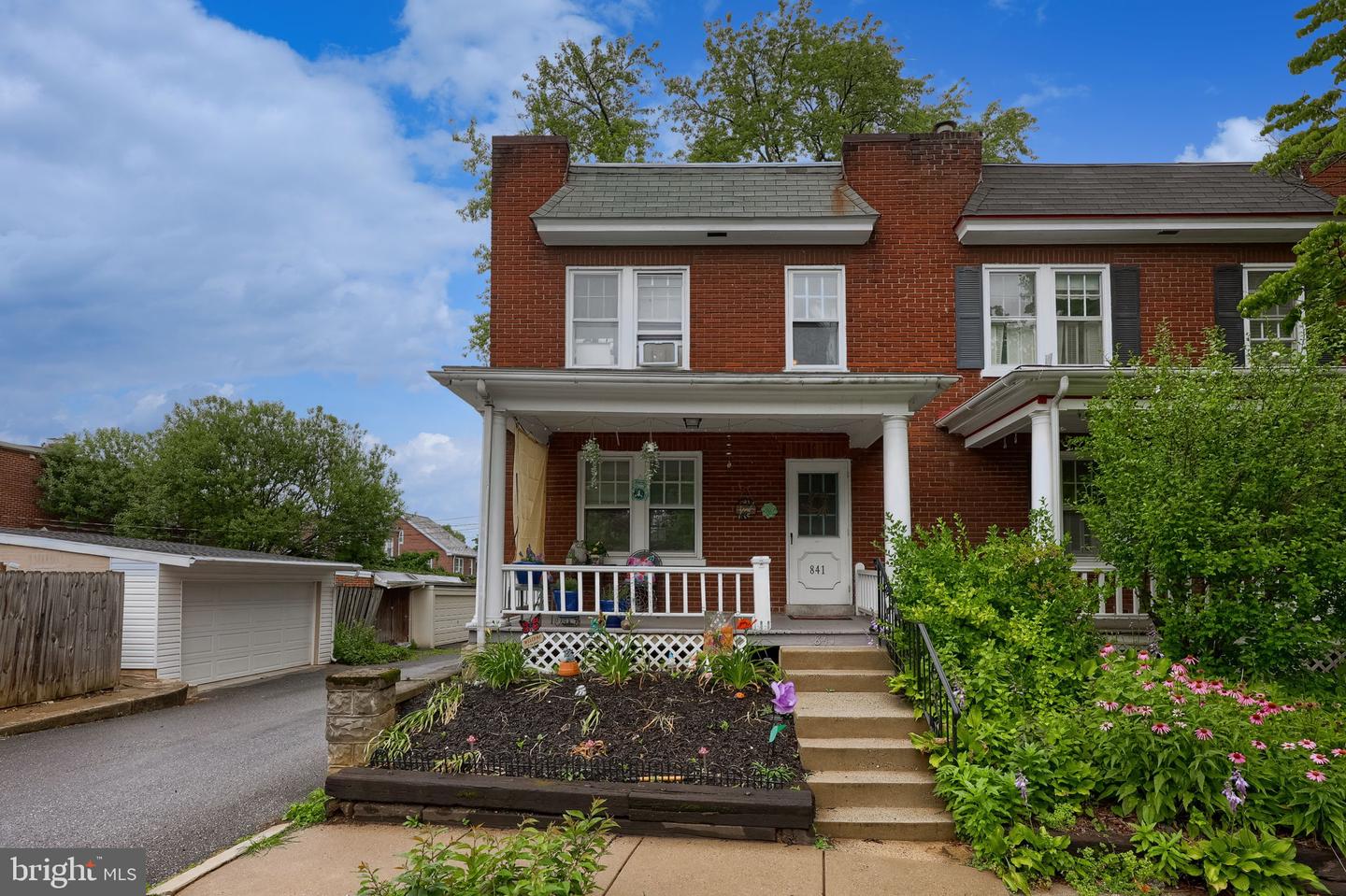 841 3rd Street