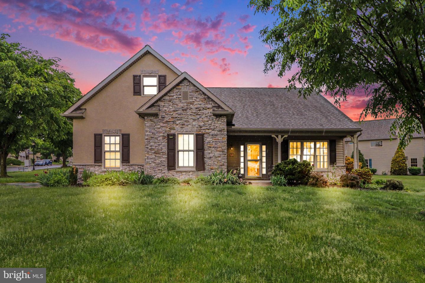 749 Heather Ridge