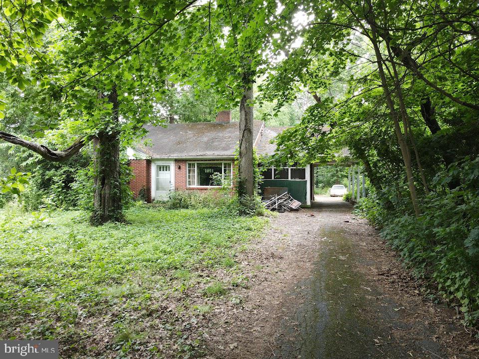 1733 Lancaster Road