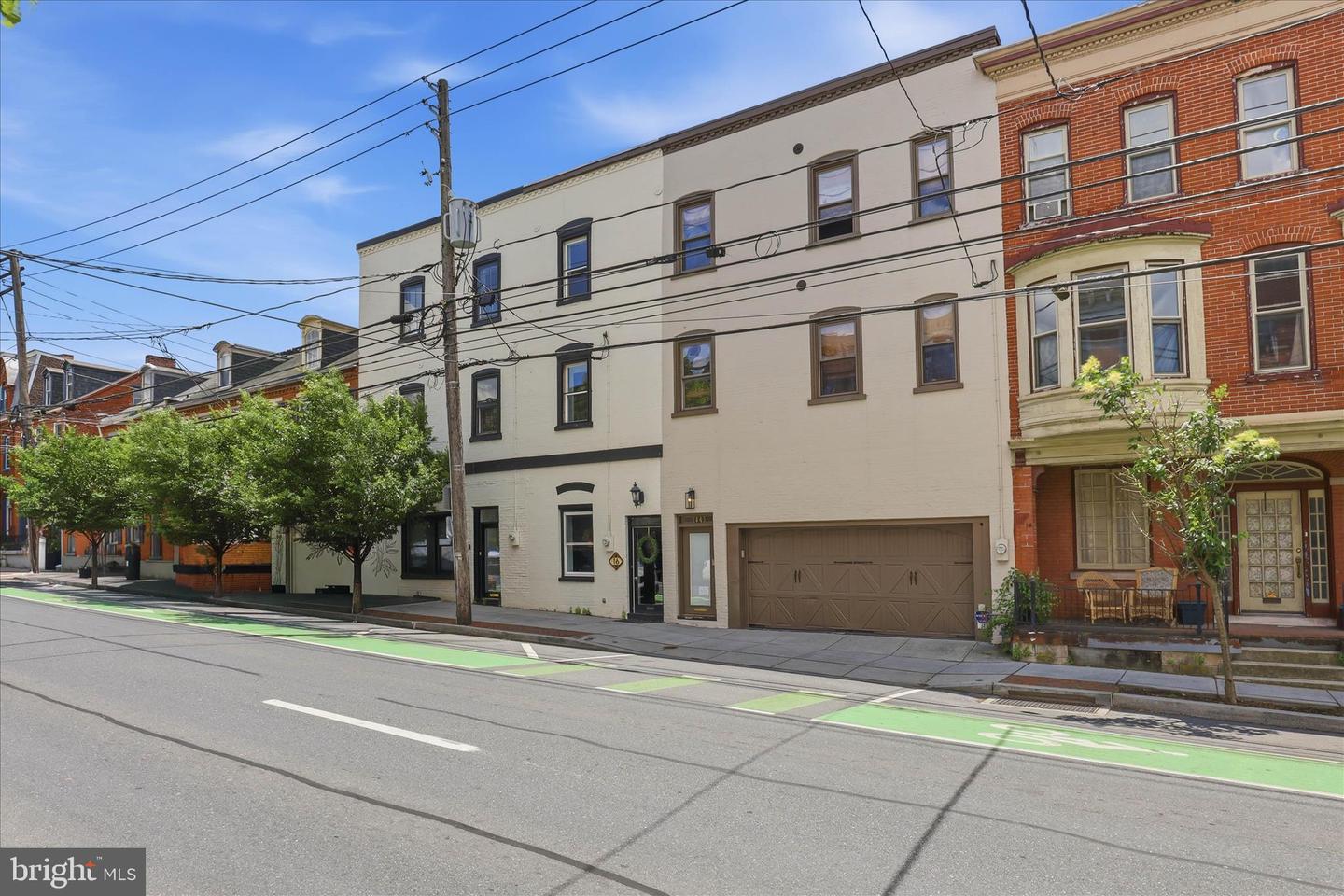 16 E Walnut St
