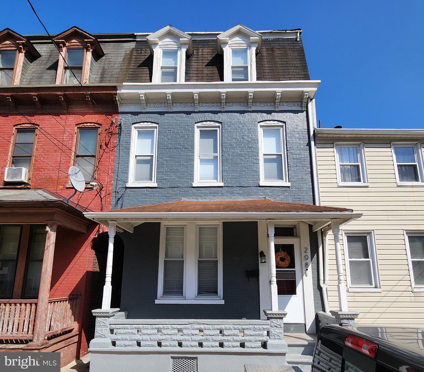208 Perry Street