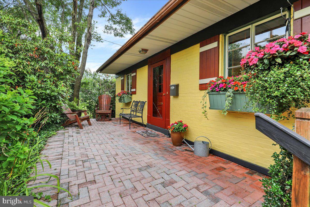 16 Jackson Drive