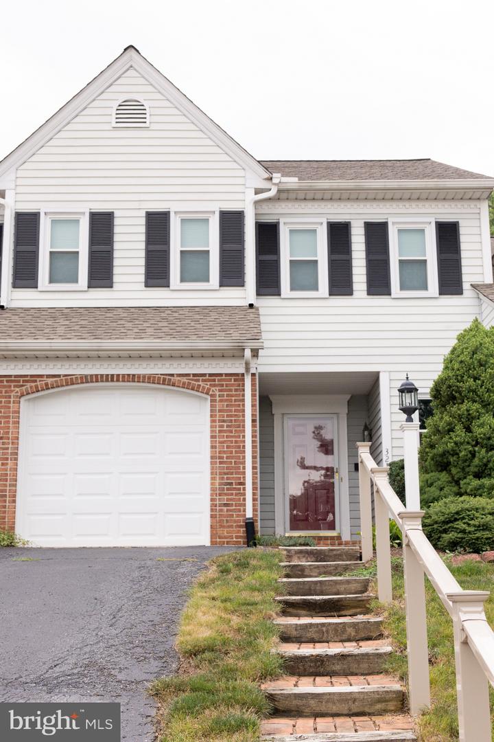 3213 Pinewyn Circle