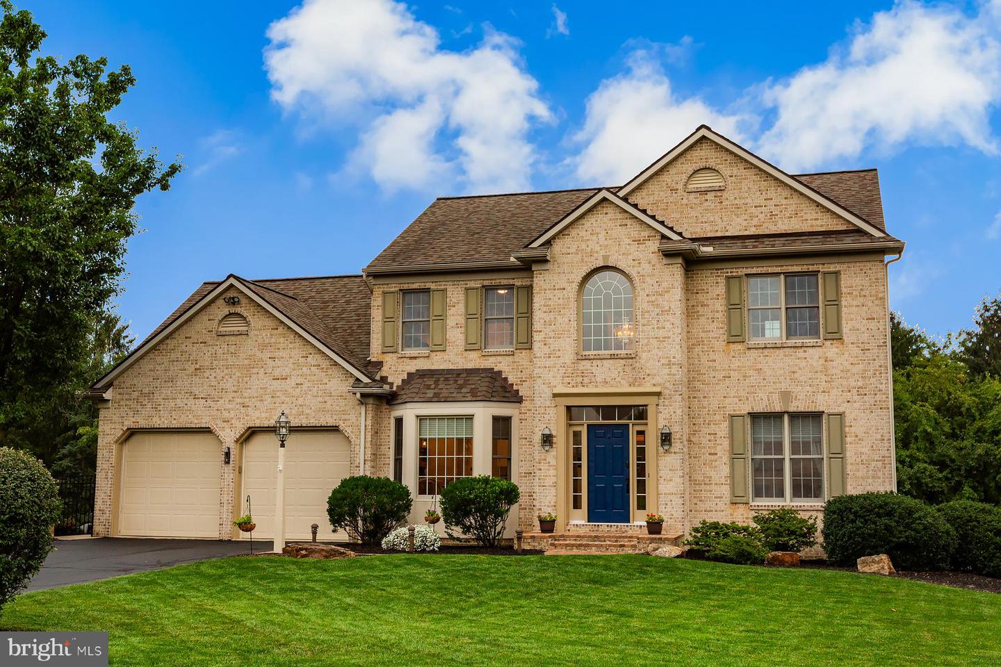 866 Stonebridge Drive, Lancaster