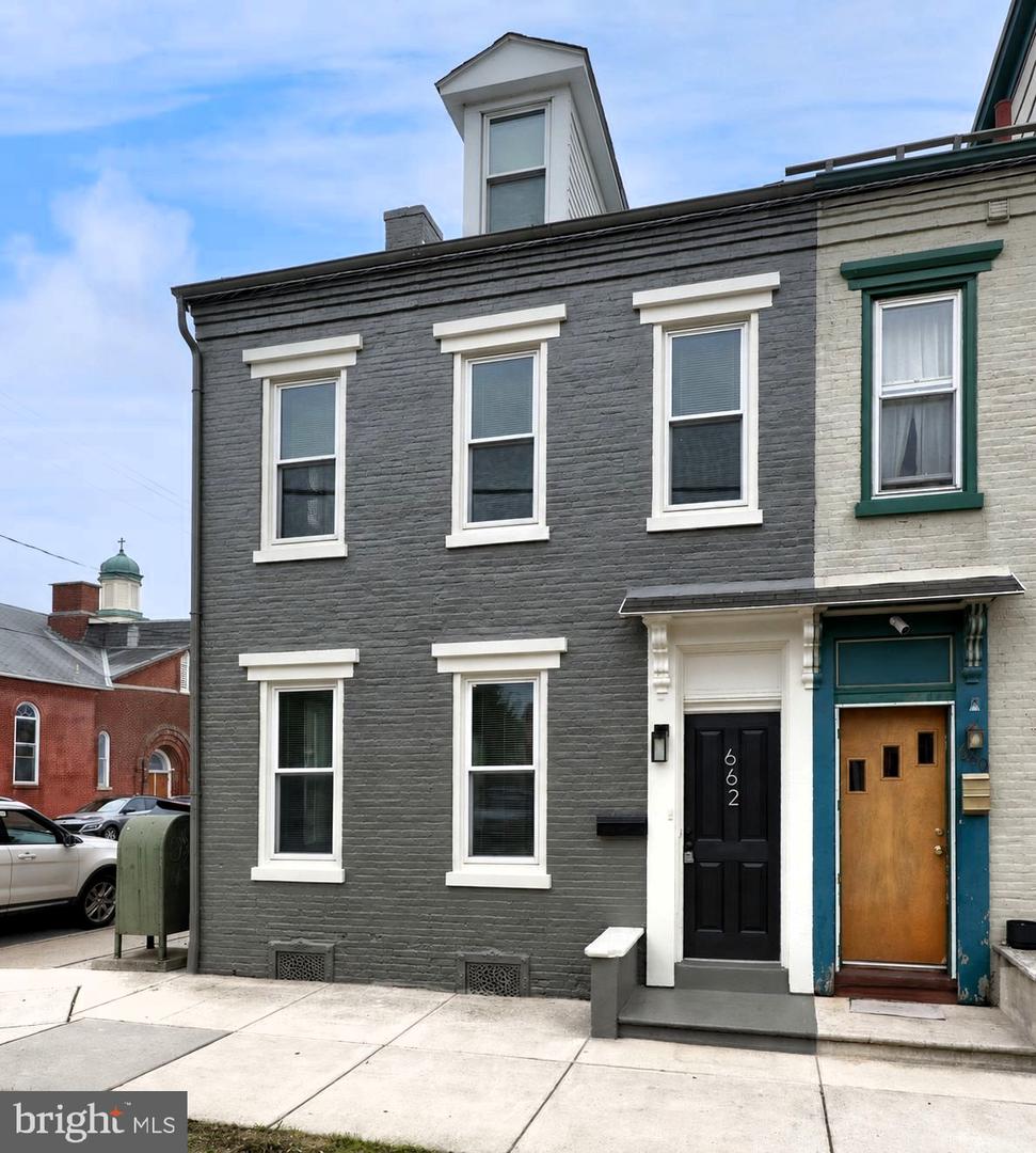 662 Walnut Street