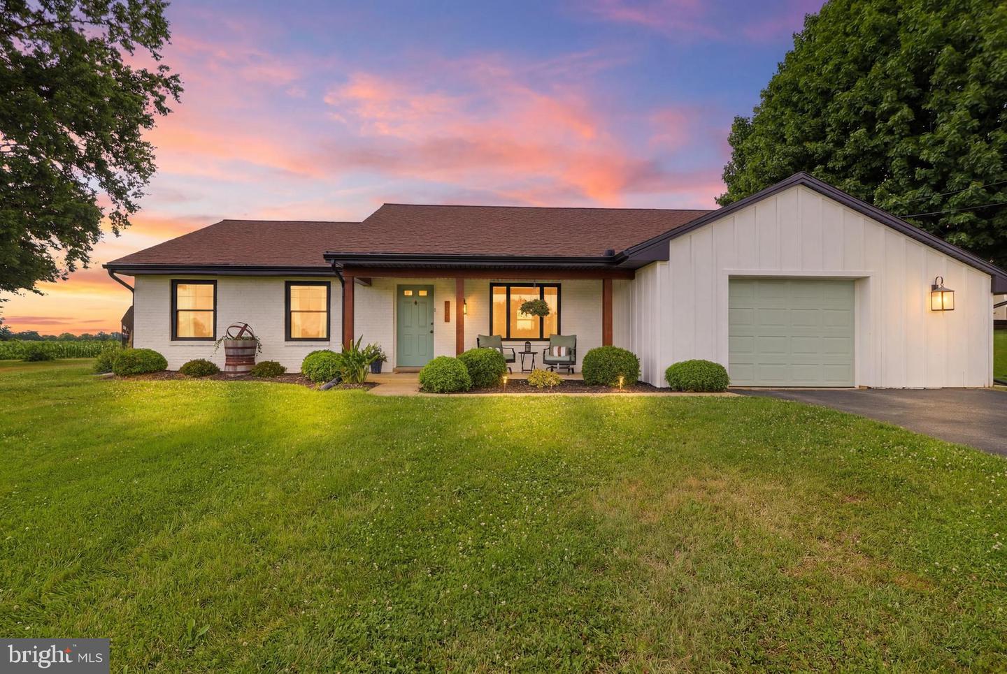 1739 Pioneer Road, Lancaster