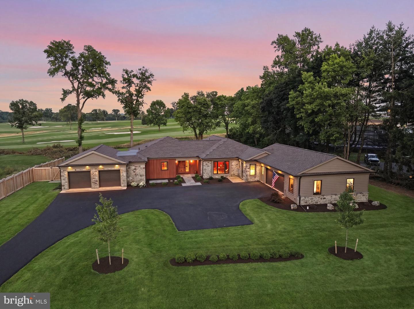 1536 New Holland Pike