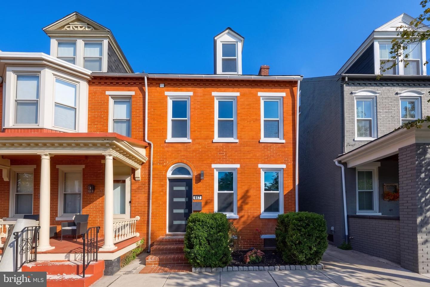 657 W Orange Street