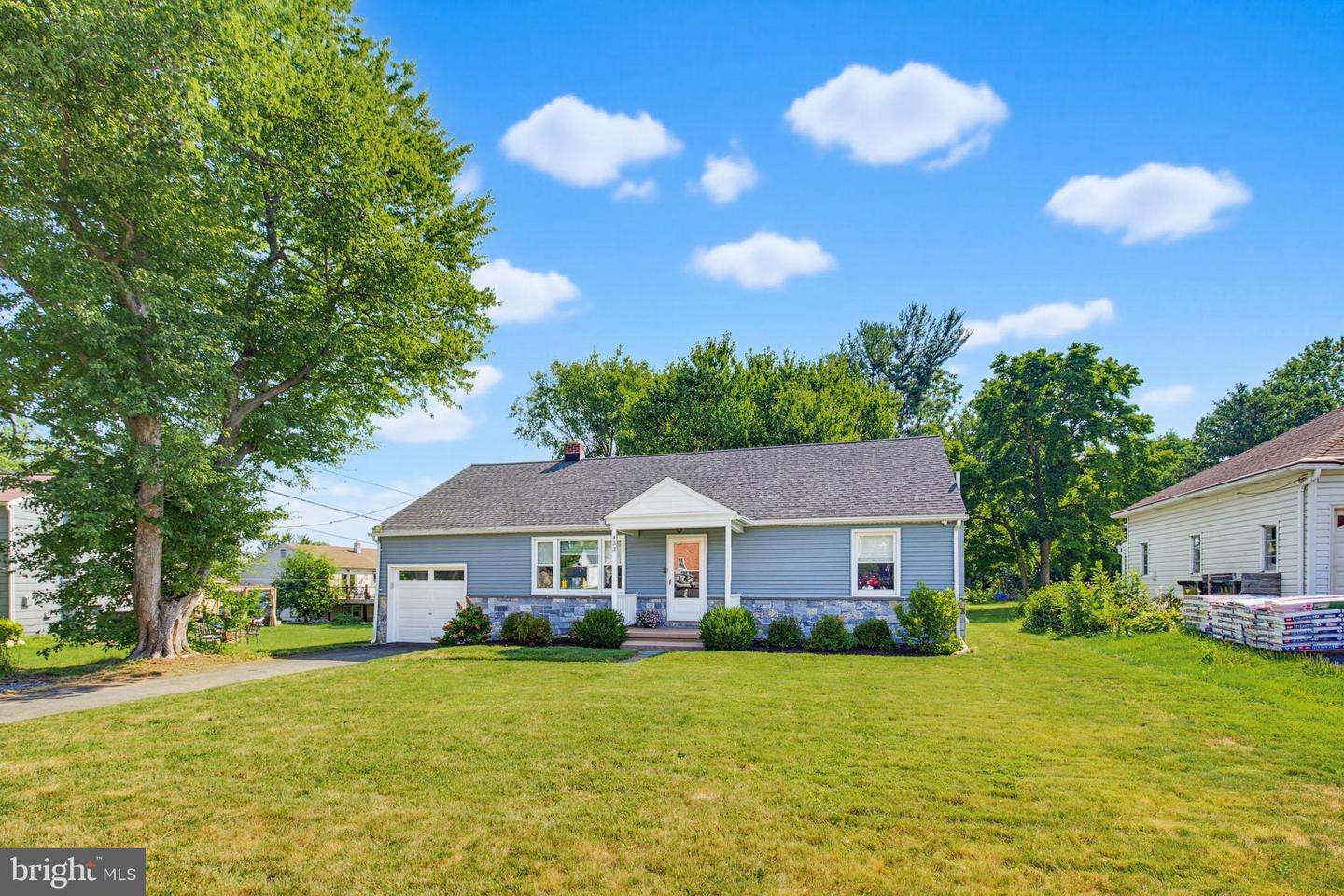 433 E Roseville Road