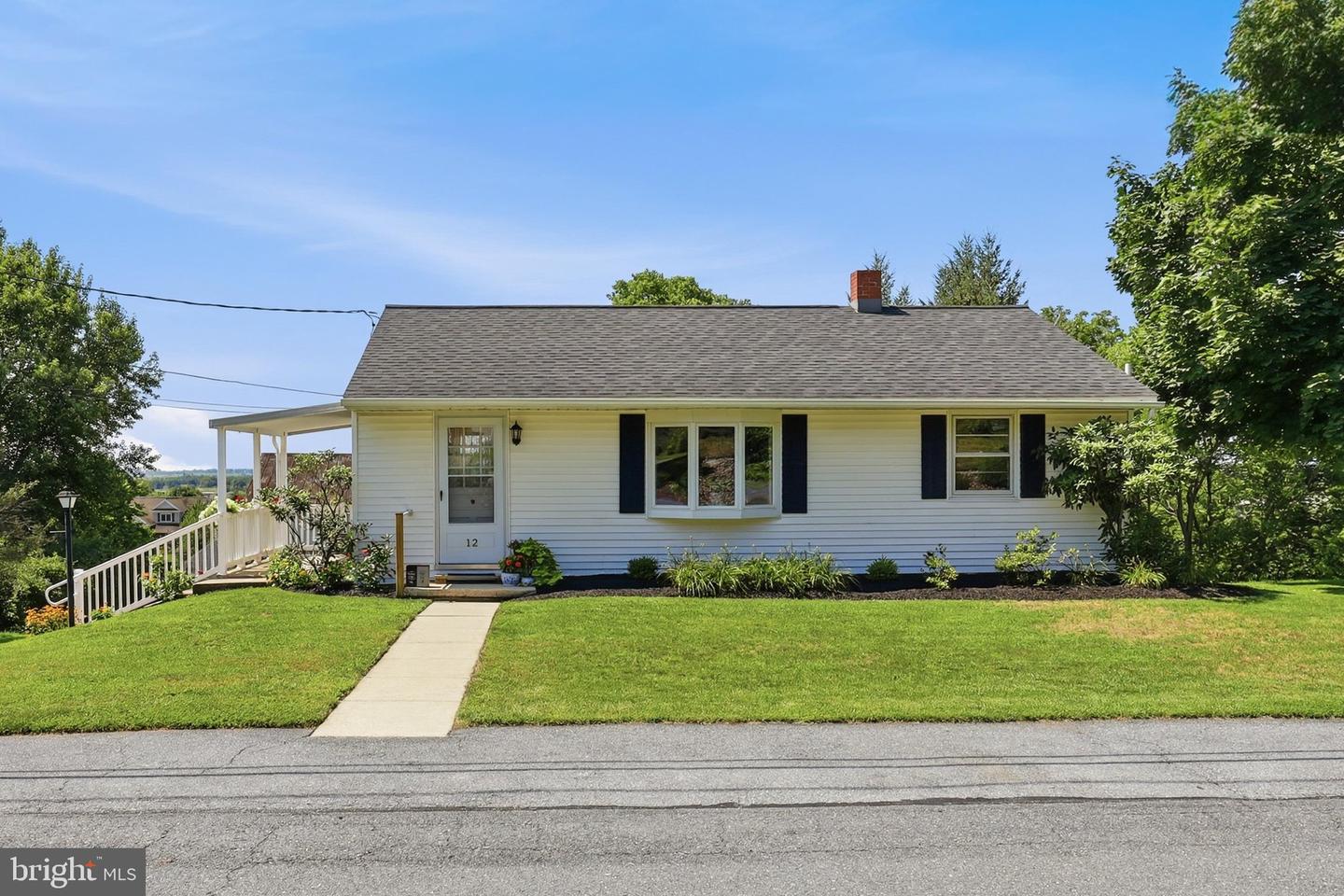 12 S Conestoga View Drive, Akron