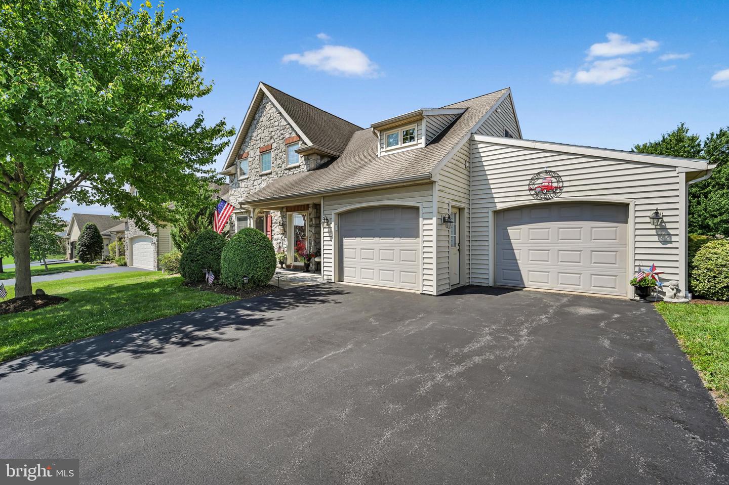 1066 Cambridge Drive, Manheim