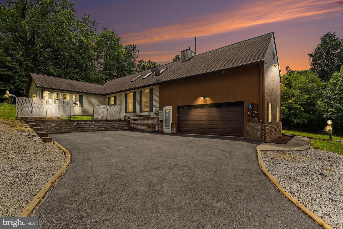 70 Deer Lane