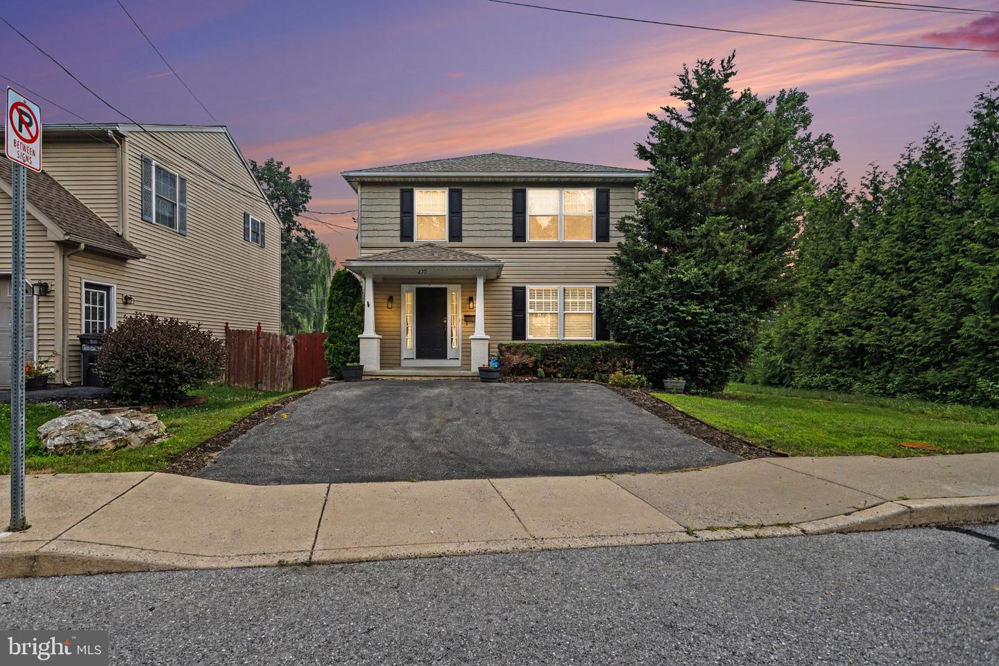239 Railroad Avenue, Ephrata