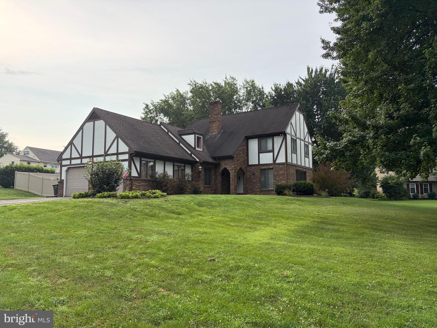 60 Country Court
